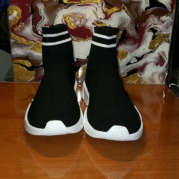 Black Label Shoes - Womens "Tyga" Ultra Lightweight High Sock Sneakers